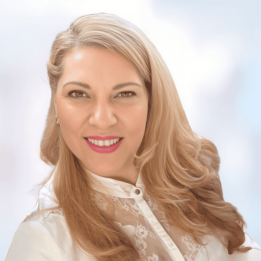 Headshot of Effie Dimitropoulos